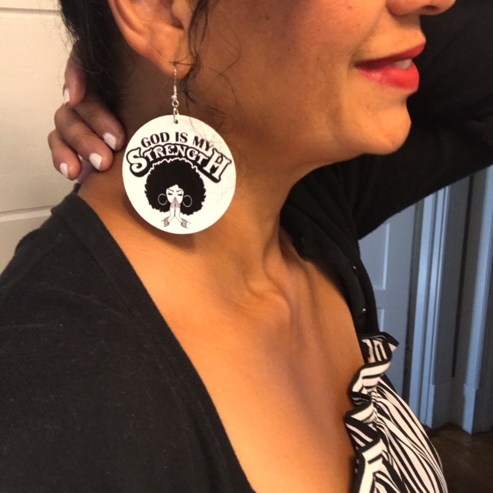 Button earring - Picture 2 of 3